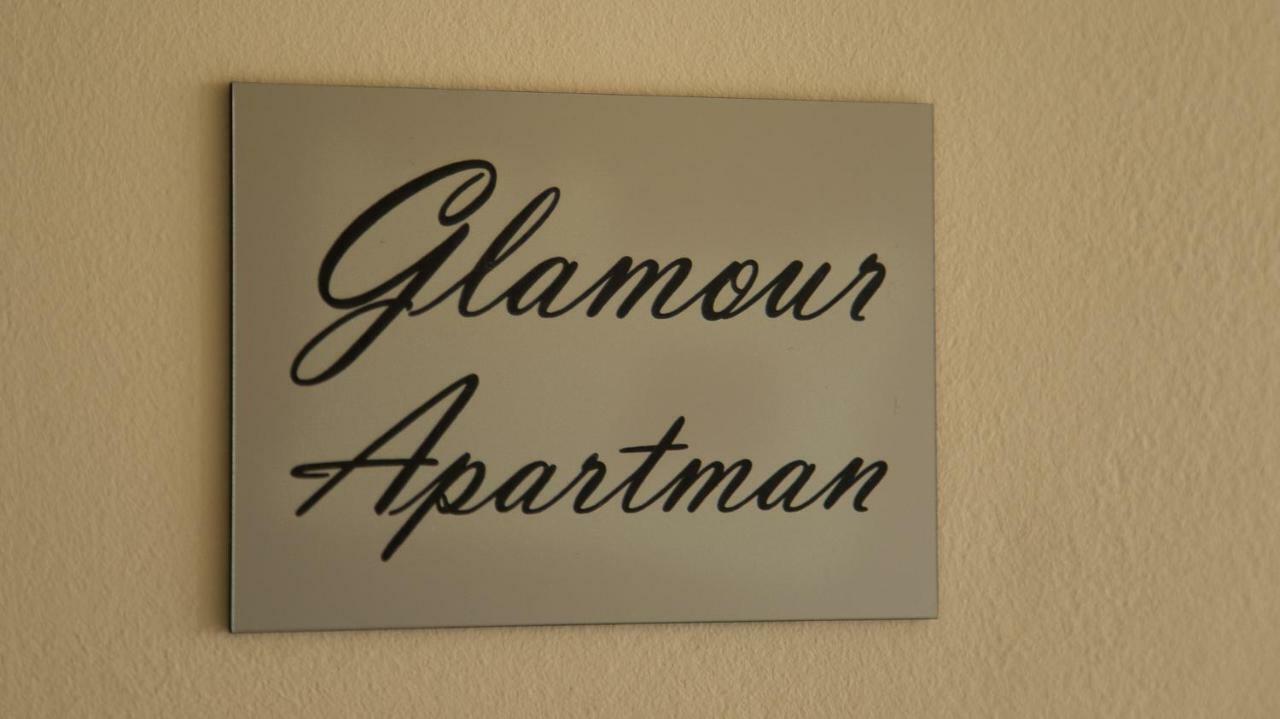 Glamour Apartman Apartamento Eger Exterior foto