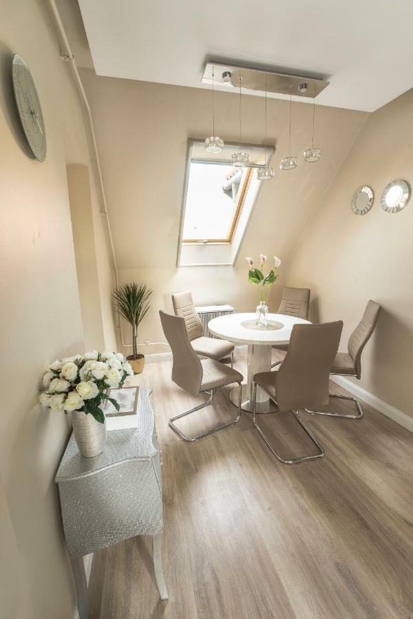 Glamour Apartman Apartamento Eger Exterior foto